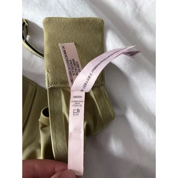 NWOT Lot Of Two Victorias Secret Bras 38DDD Lace Very Sexy Low Cut Dream Angels - Picture 2 of 8